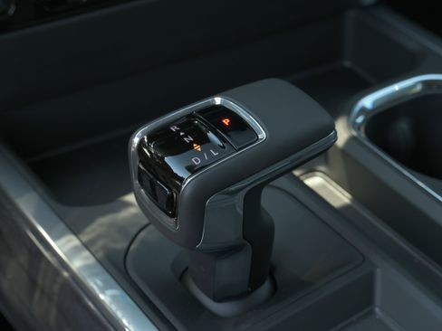 New 2026 Chevrolet Silverado 1500 LTZ w/ LTZ Premium Package AWD/4WD image 29