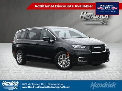 New 2026 Chrysler Pacifica Select