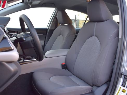 Used 2022 Toyota Camry LE image 11