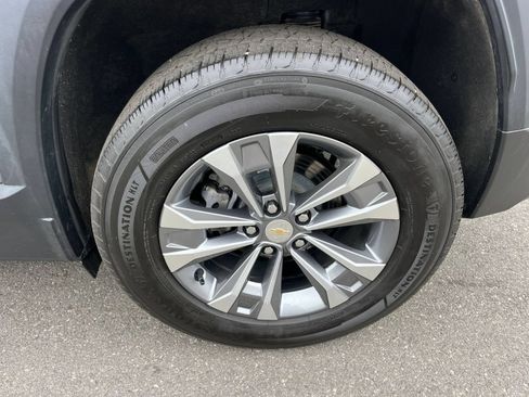 Used 2025 Chevrolet Equinox LT FWD image 30
