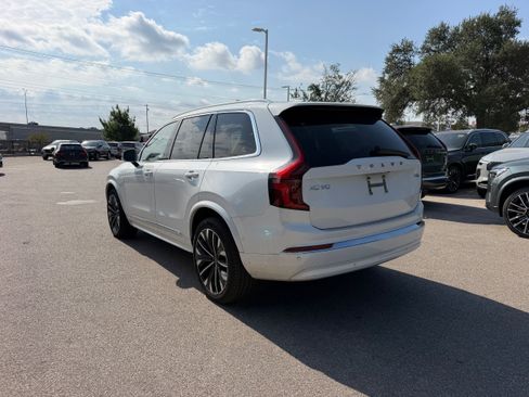 Certified 2025 Volvo XC90 T8 Ultra AWD/4WD image 3