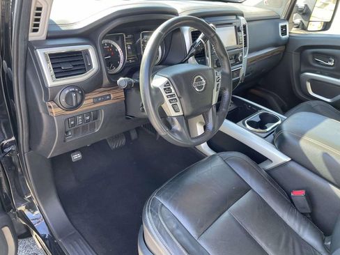 Used 2017 Nissan Titan SL image 15