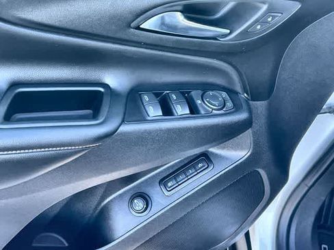 Used 2020 Chevrolet Equinox Premier FWD image 30