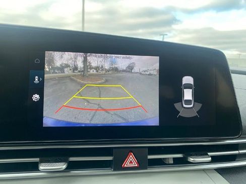 Used 2022 Hyundai Elantra Limited image 20