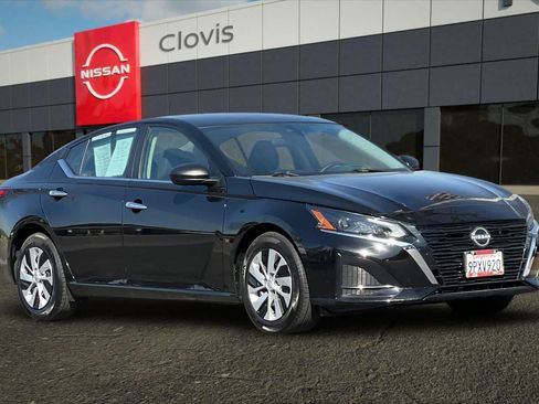 Used 2025 Nissan Altima 2.5 S image 10