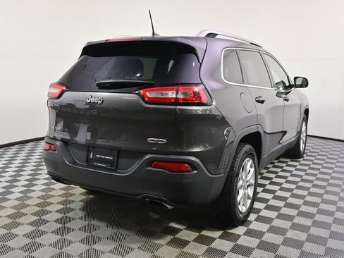 Used 2018 Jeep Cherokee Latitude Plus w/ Cold Weather Group image 6