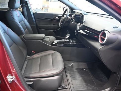 Used 2025 Chevrolet Trax RS FWD image 10