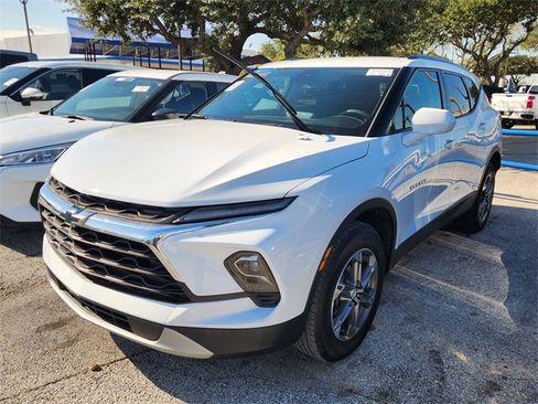 Used 2024 Chevrolet Blazer LT w/ Convenience Package image 3