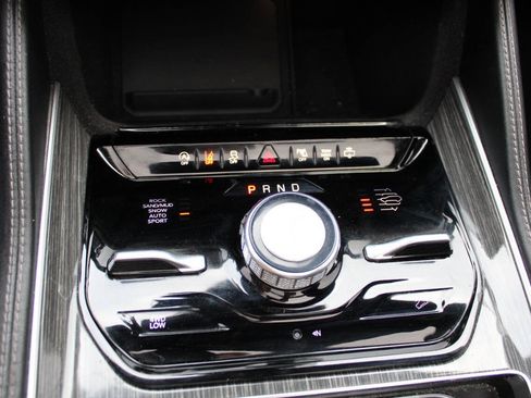 Used 2022 Jeep Wagoneer Series III w/ Premium Group I image 32