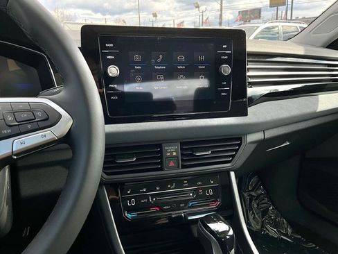New 2026 Volkswagen Jetta SE FWD image 17
