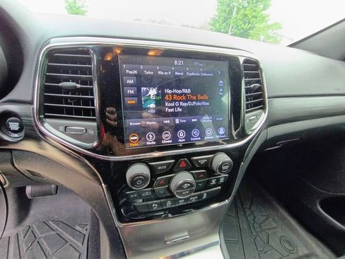Used 2019 Jeep Grand Cherokee Altitude AWD/4WD image 25