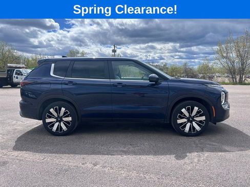 Used 2025 Mitsubishi Outlander AWD image 7