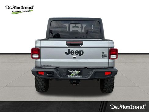 Used 2021 Jeep Gladiator Willys image 6