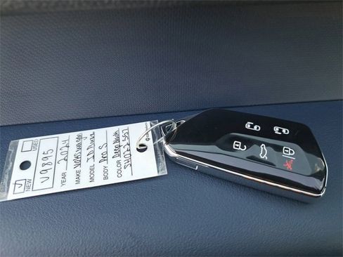 New 2025 Volkswagen ID. Buzz Pro S image 25