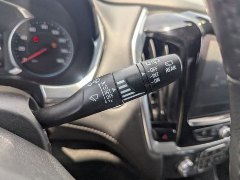 Used 2022 Chevrolet Traverse LT image 29