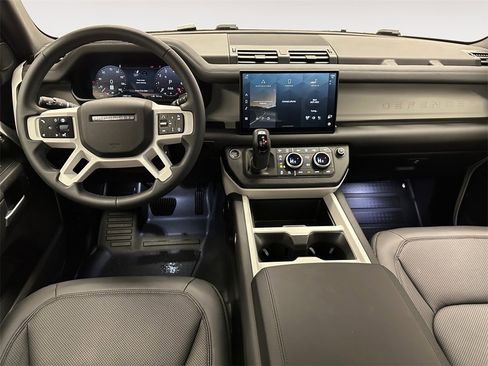 Used 2025 Land Rover Defender 110 S image 10