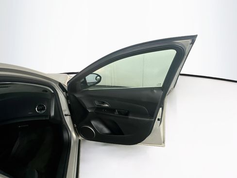Used 2011 Chevrolet Cruze LT FWD image 28