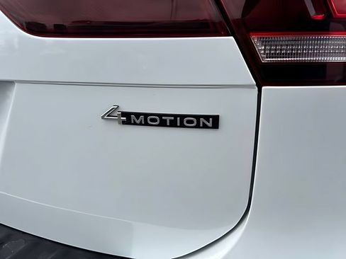 Used 2024 Volkswagen Tiguan SE AWD/4WD image 13