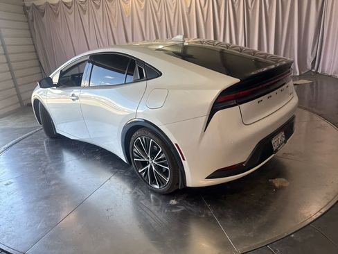 Used 2025 Toyota Prius XLE FWD image 7