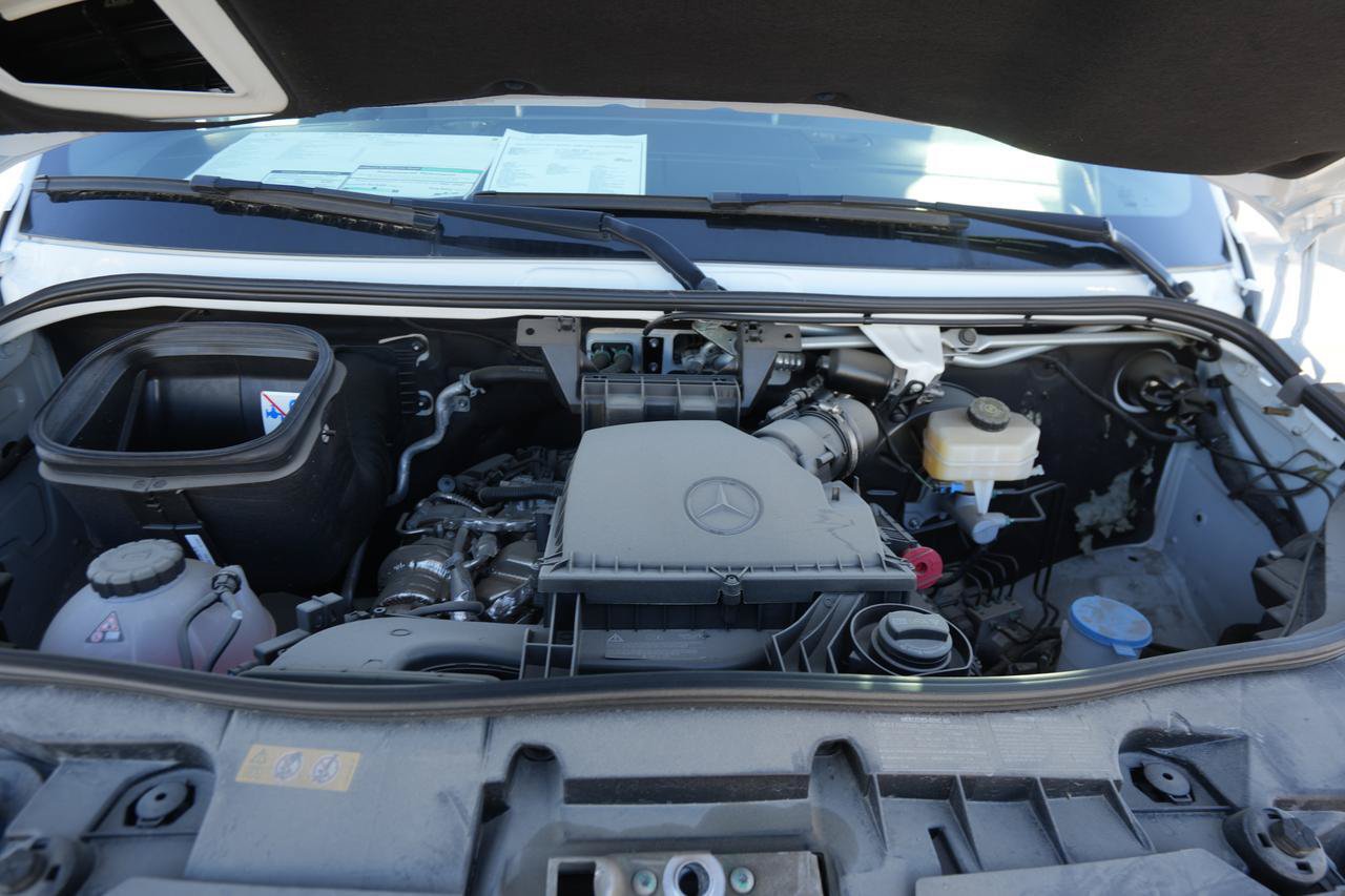 Used 2024 Mercedes-Benz Sprinter 2500 image 21