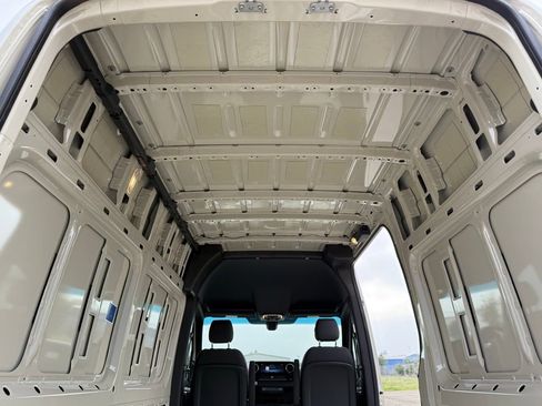 New 2026 Mercedes-Benz Sprinter 2500 image 18