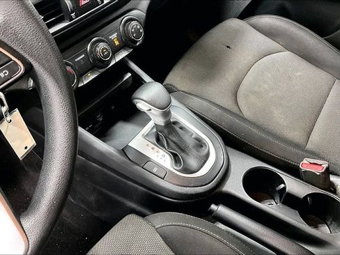 Used 2024 Kia Forte LXS FWD image 17