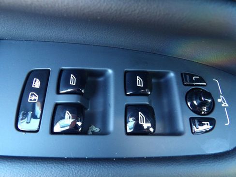 Certified 2025 Volvo XC90 B6 Ultra image 11