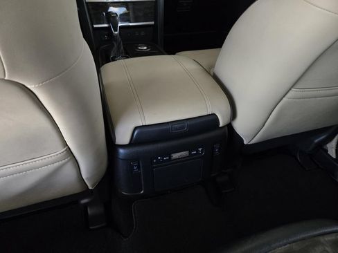 Certified 2024 Nissan Armada Platinum w/ Captain's Chairs Package RWD image 16