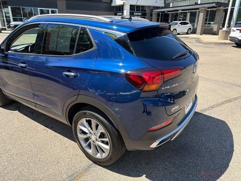 Used 2023 Buick Encore GX Essence w/ Experience Buick Package FWD image 3