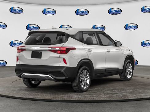 Used 2023 Kia Seltos LX AWD/4WD image 2