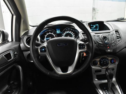 Used 2014 Ford Fiesta SE image 6