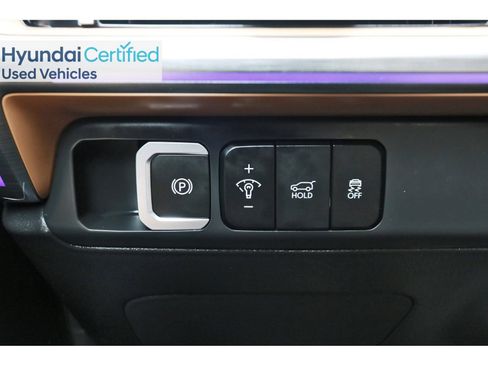 Certified 2025 Hyundai Santa Fe Limited image 23