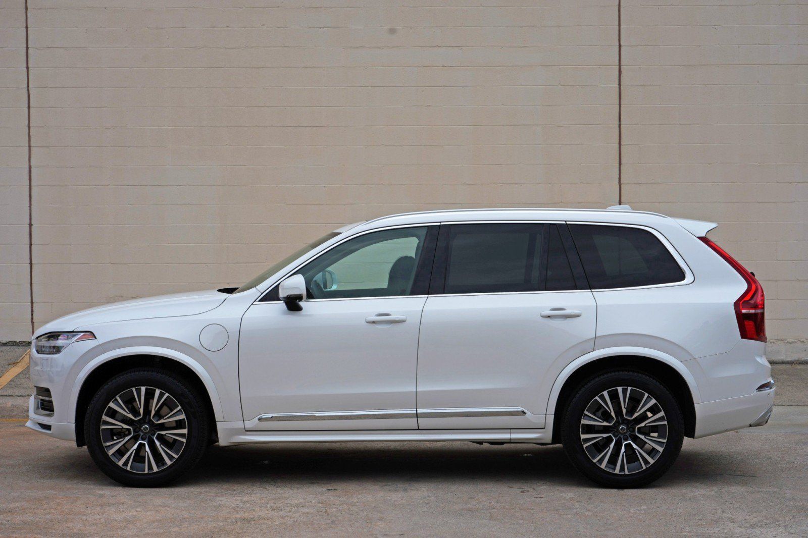 Used 2021 Volvo XC90 T8 Inscription Expression w/ Advanced Package AWD/4WD image 48