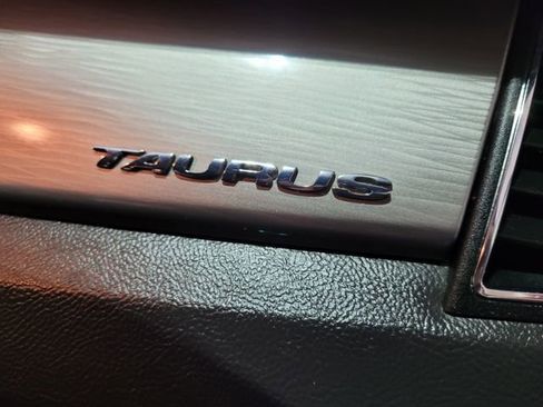 Used 2013 Ford Taurus SEL image 52