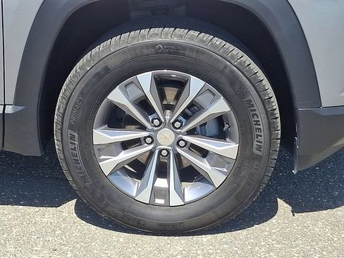 Used 2025 Chevrolet Equinox LT w/ Convenience Package II AWD/4WD image 26