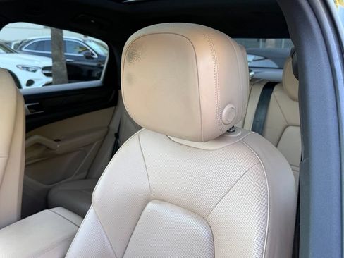 Used 2022 Porsche Cayenne S AWD/4WD image 3