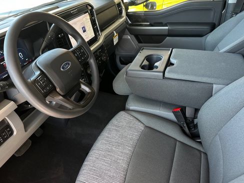 New 2026 Ford F250 XLT w/ XLT Premium Package AWD/4WD image 9