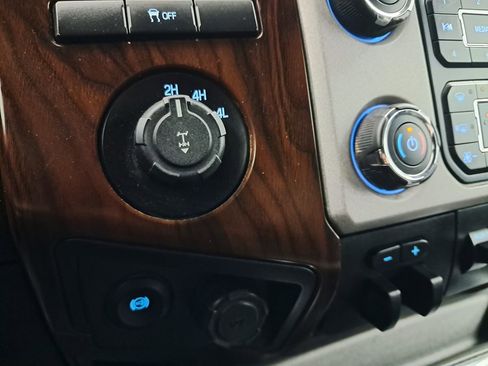 Used 2015 Ford F350 Lariat w/ Chrome Package image 22