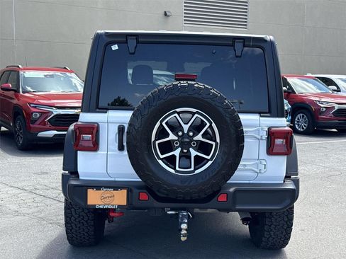 Used 2025 Jeep Wrangler Unlimited Rubicon AWD/4WD image 4