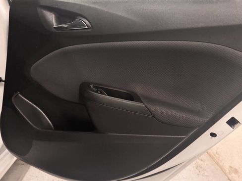 Used 2018 Chevrolet Cruze LT w/ Convenience Package image 29