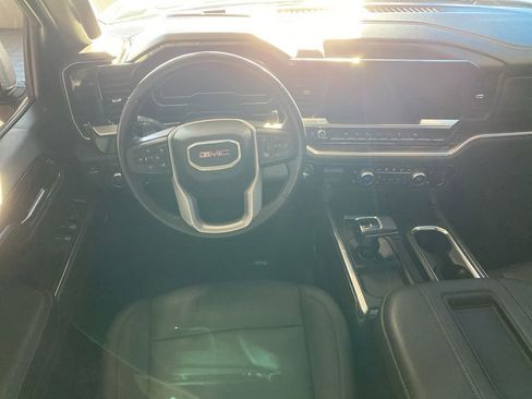 Used 2022 GMC Sierra 1500 Elevation w/ Elevation Premium Package image 5