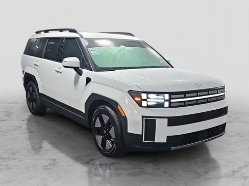 Used 2025 Hyundai Santa Fe SEL image 3