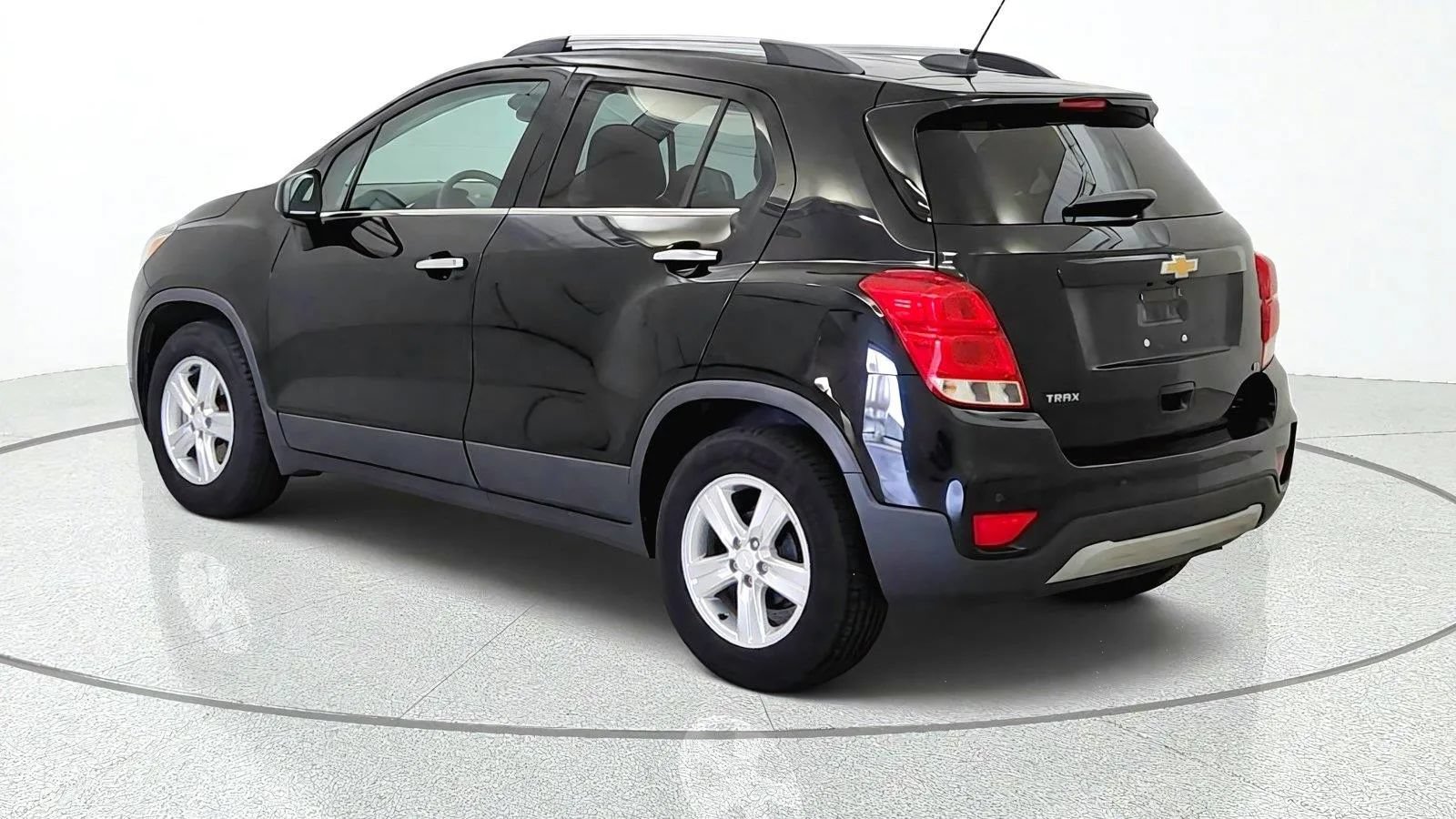 Used 2019 Chevrolet Trax LT w/ Driver Confidence Package FWD image 6