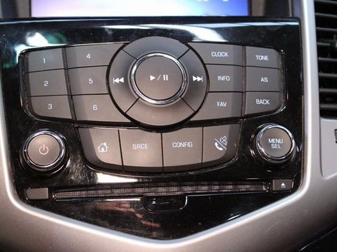 Used 2015 Chevrolet Cruze LT image 24