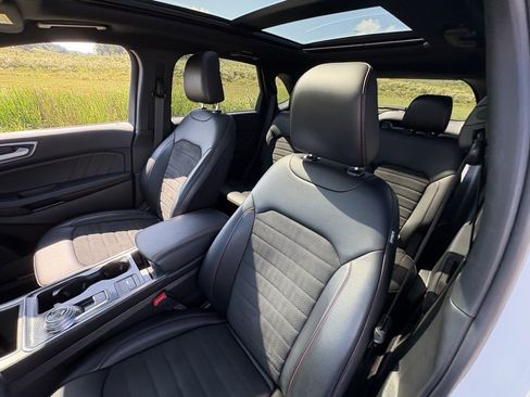 Used 2021 Ford Edge ST-Line image 38