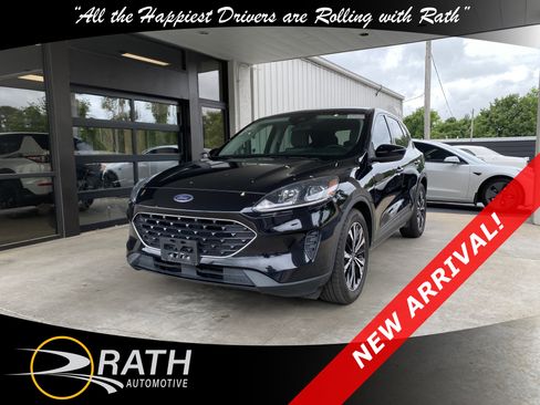 Used 2022 Ford Escape SE w/ SE Sport Appearance Package FWD image 1