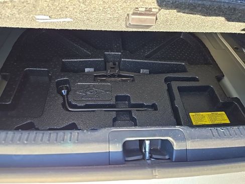 Used 2015 Toyota Camry XLE image 51