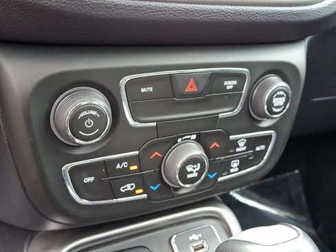 Used 2020 Jeep Compass Latitude w/ Popular Equipment Group AWD/4WD image 20