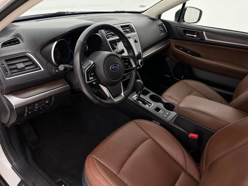 Used 2018 Subaru Outback 3.6R Touring AWD/4WD image 12