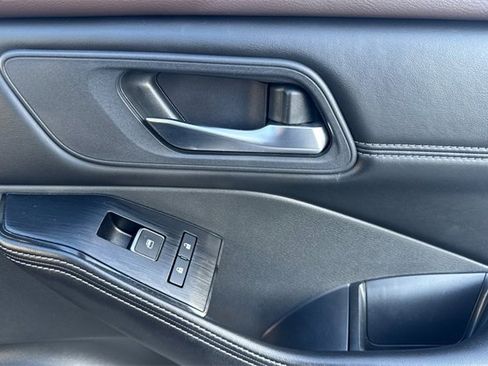 Used 2022 Nissan Rogue SL w/ SL Premium Package image 21